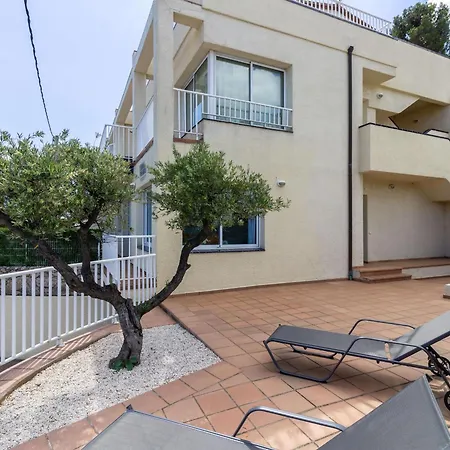 Planta Baja Tranquila Con Terraza, Wifi, Garaje, Satelite A 50m De La Playa En Les Tonyines, - Es-228-13 Apartment *